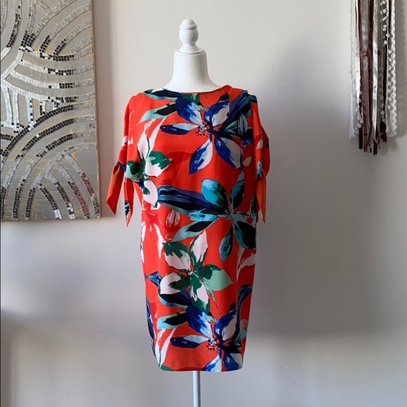 Vince Camuto Coral Floral Mid Length Shift Dress - Picture 3 of 4